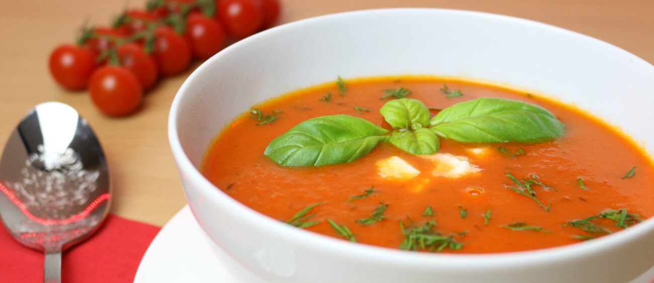 Tomaten-Mozarella-Suppe | SooO LECKER! - SweetLifeSunShine
